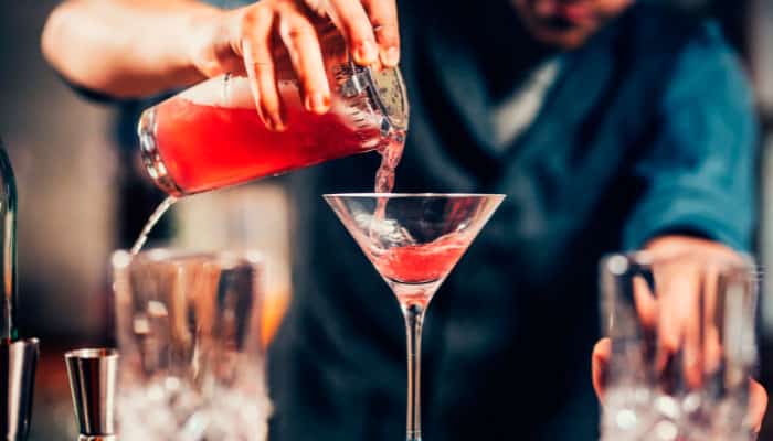 Read more about the article Cosmopolitan Receita Drink Sem Álcool, Famoso nos Bares Americanos à mais de 50 Anos