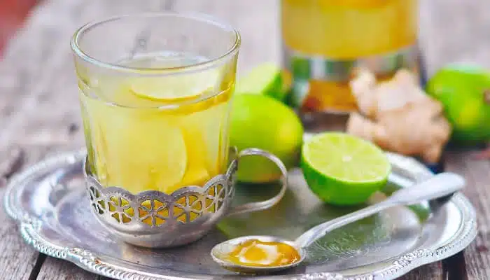 Leia mais sobre o artigo Caipirinha com Mel e Limão, A Cachaça Contra a Gripe!