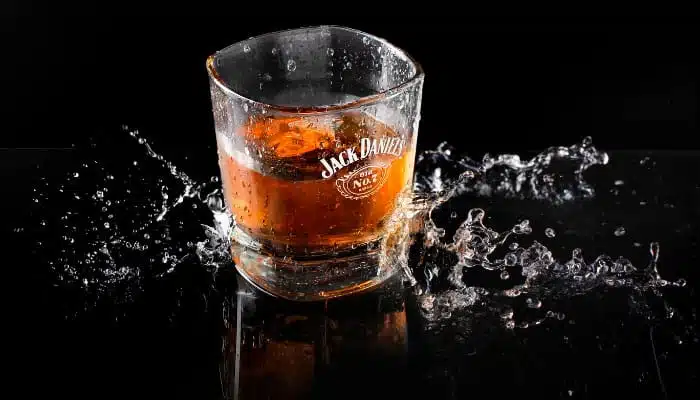 Leia mais sobre o artigo Gim Tonica com Jack Daniel’s Fire