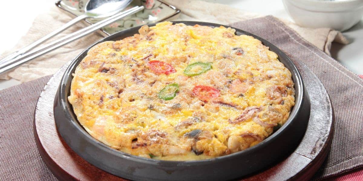 Leia mais sobre o artigo Receita de omelete de forno fácil e delicioso é só preparar e levar ao forno