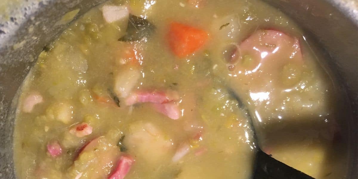 Leia mais sobre o artigo Receita de sopa de ervilha com calabresa deliciosa e muito fácil para toda família